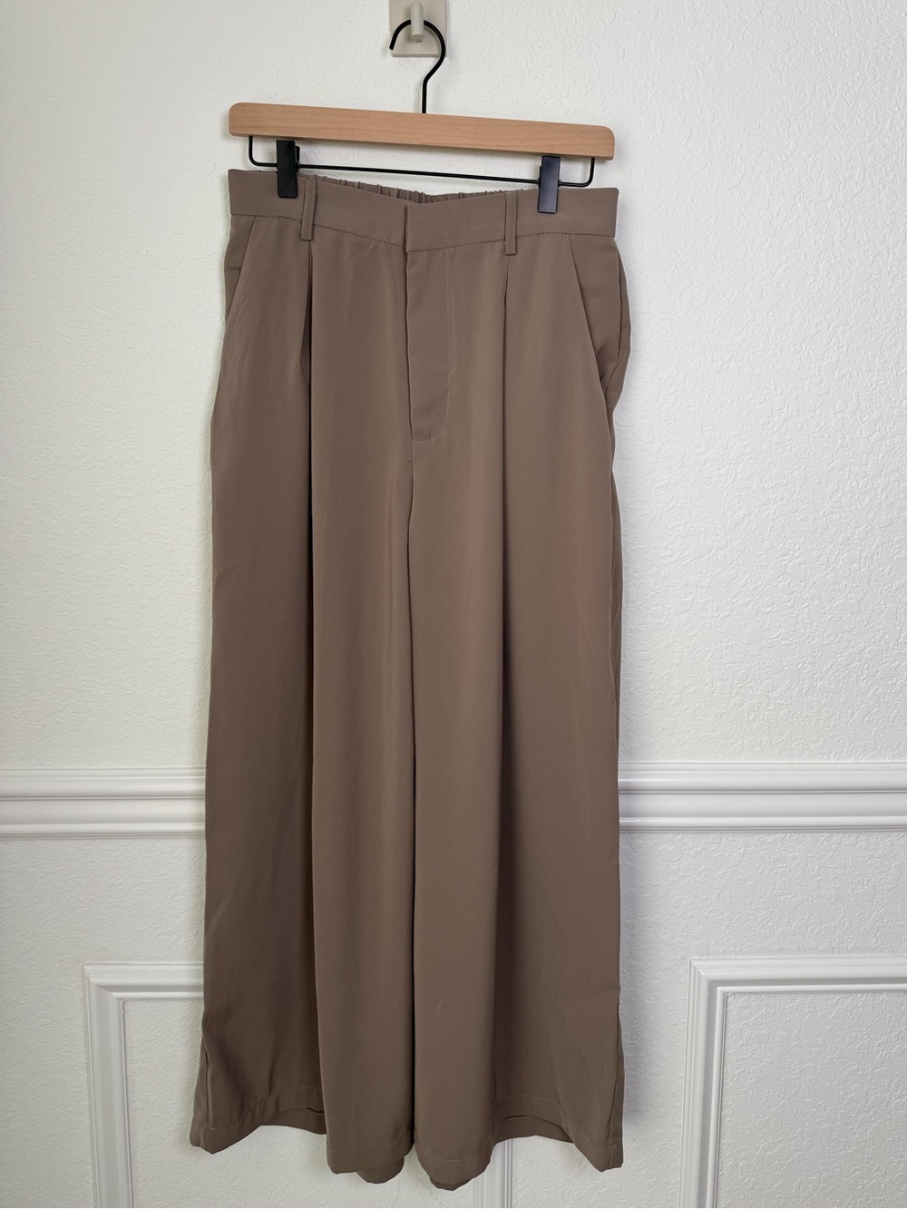 Wide-Leg Women's Trousers in Taupe